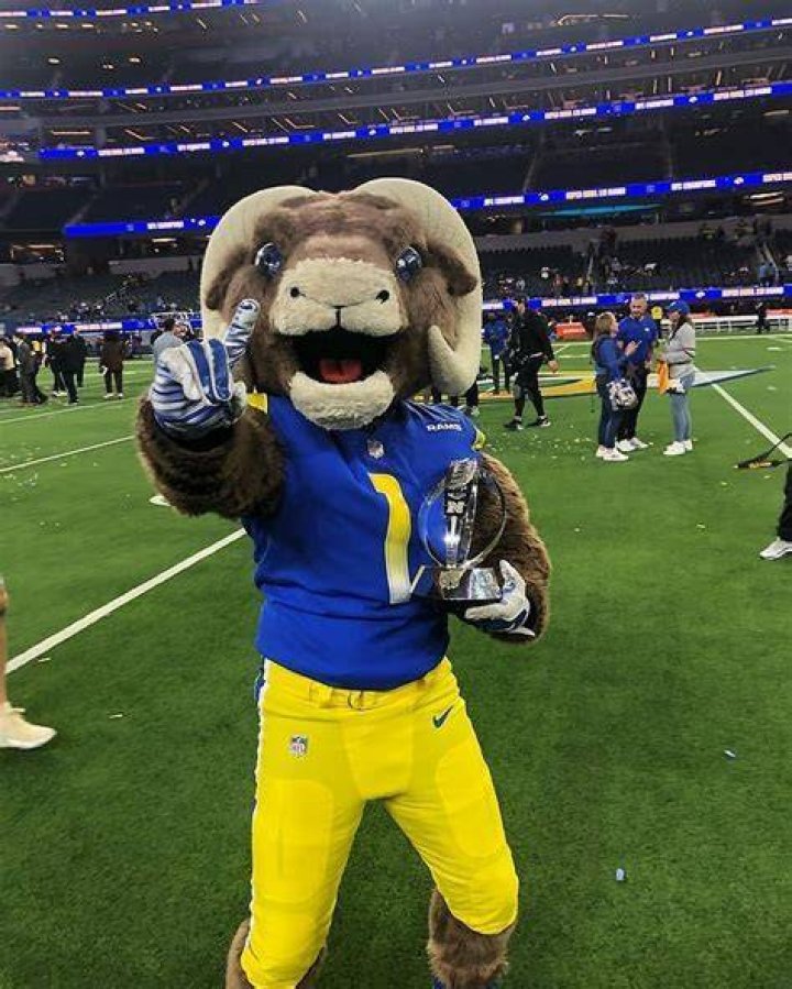 Who is Los Angeles Rams quarterback Matthew Stafford's wife Kelly