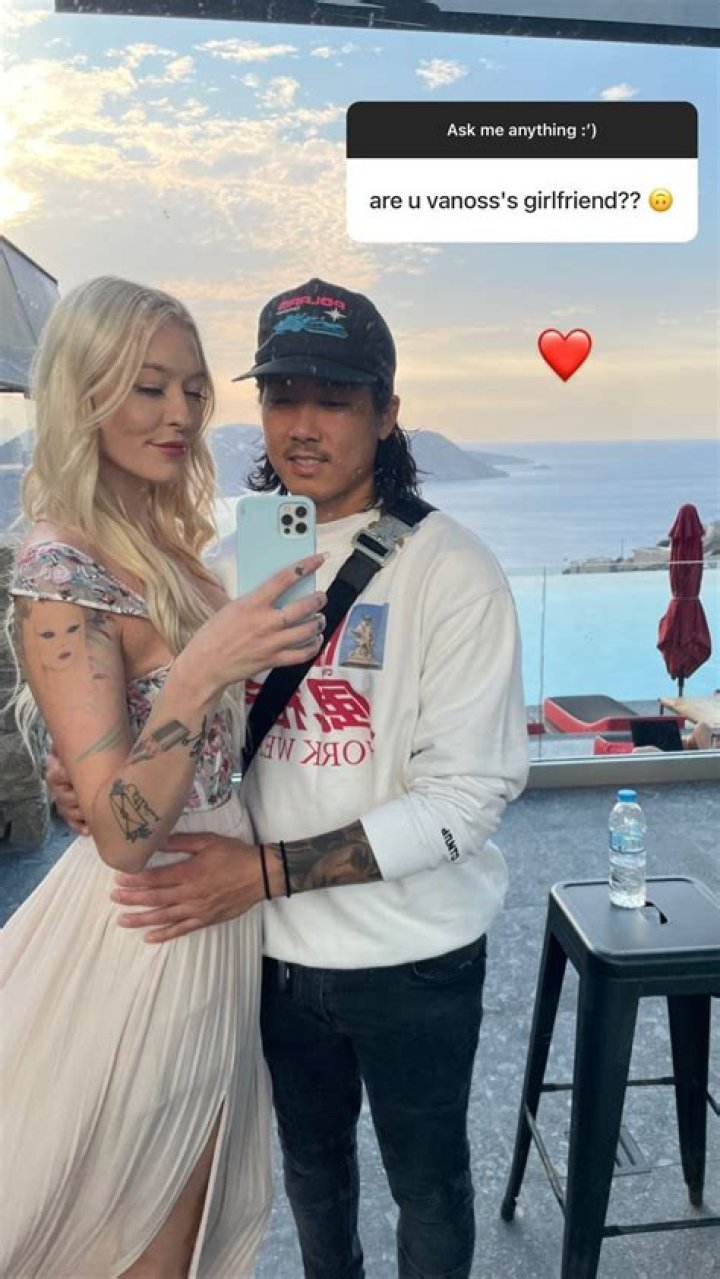 Who is the girlfriend of teenage tennis sensation Carlos Alcaraz?