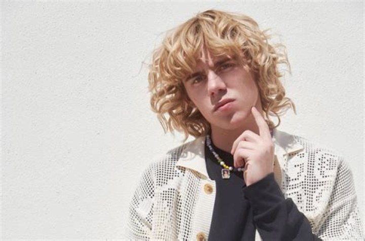 Who Is The Kid LAROI? Real Name, Toxic Childhood, Dating Life, Age