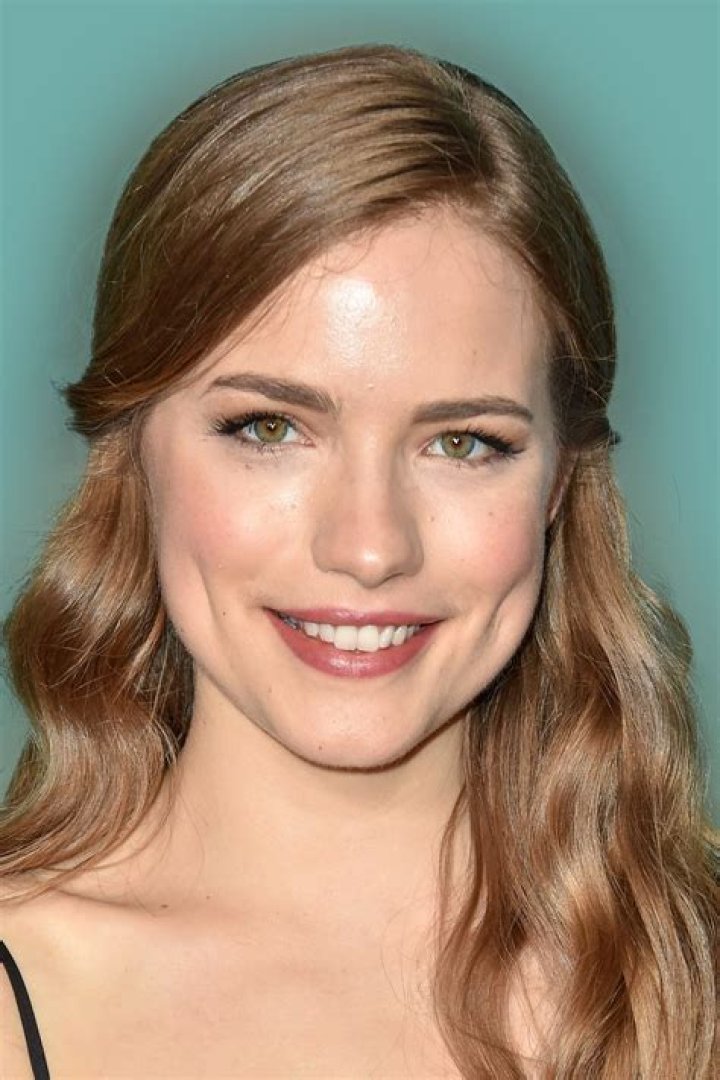 Willa Fitzgerald Profile Images &mdash; The Movie Database (TMDB)