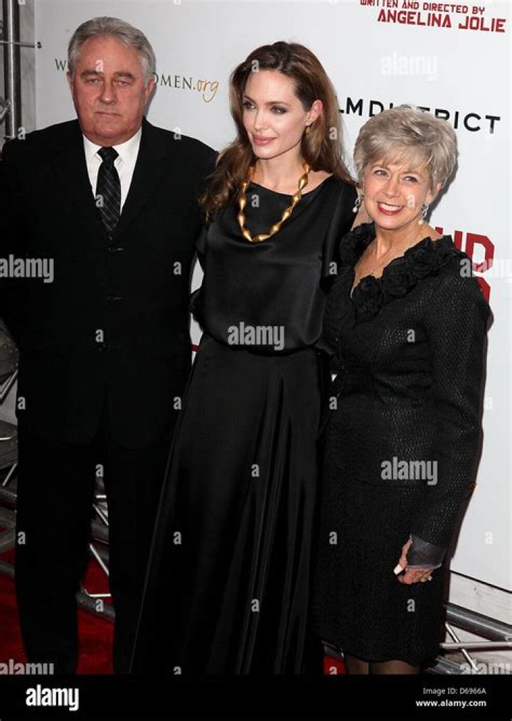 William Pitt, Angelina Jolie, Jane Etta Hillhouse and Brad Pitt arrive