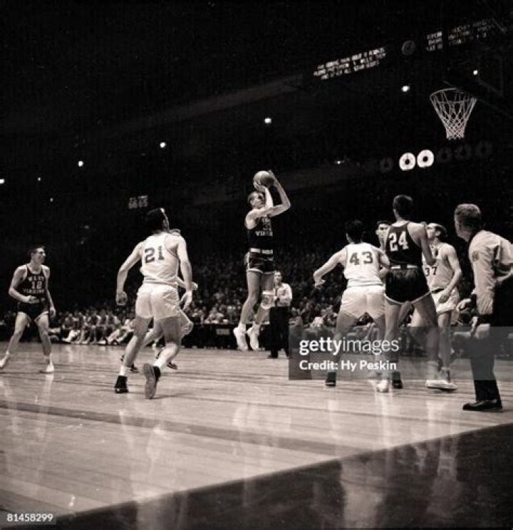 WV MetroNews Hot Rod Hundley dies at 80 Legendary scorer, court jester