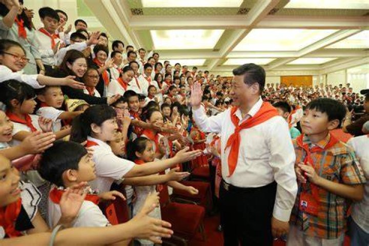 Xinhua Headlines Xi Jinping a leader who interacts with children