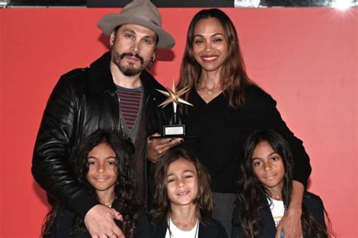 Zoe Saldana carries twin boys while out shopping Daily Mail Online